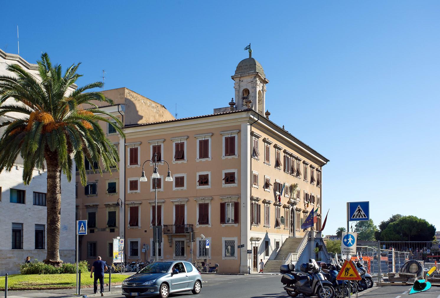 Ливорно, Piazza del Municipio, 1
