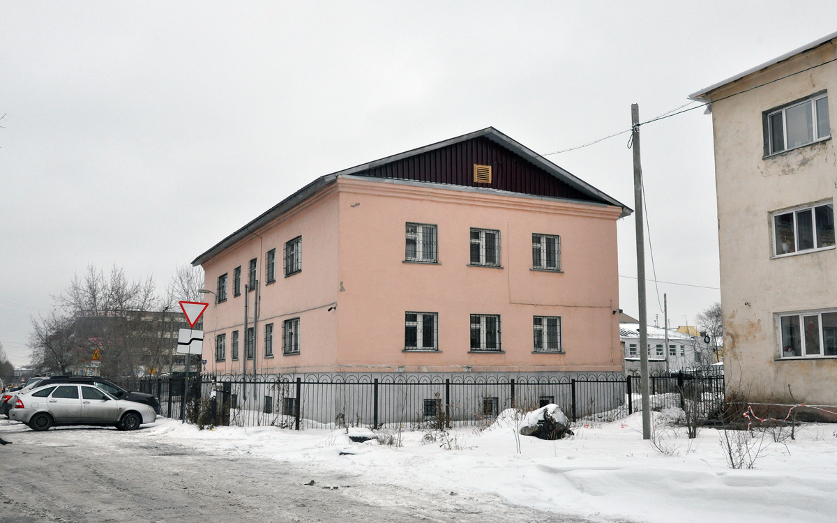 Омск, Улица Серова, 37