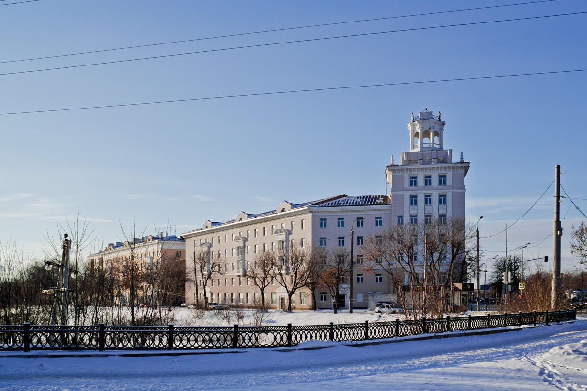 Kazań, Улица Николая Ершова, 32 / Улица Абжалилова, 23; Улица Абжалилова, 21