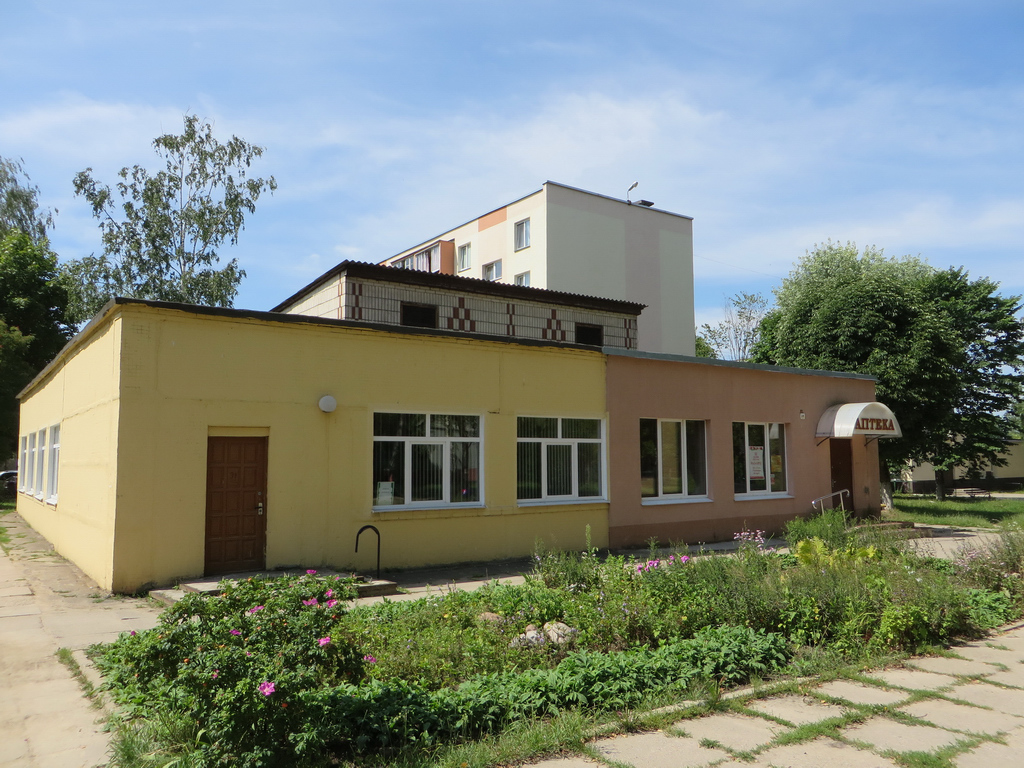 Фаниполь, Комсомольская улица, 12