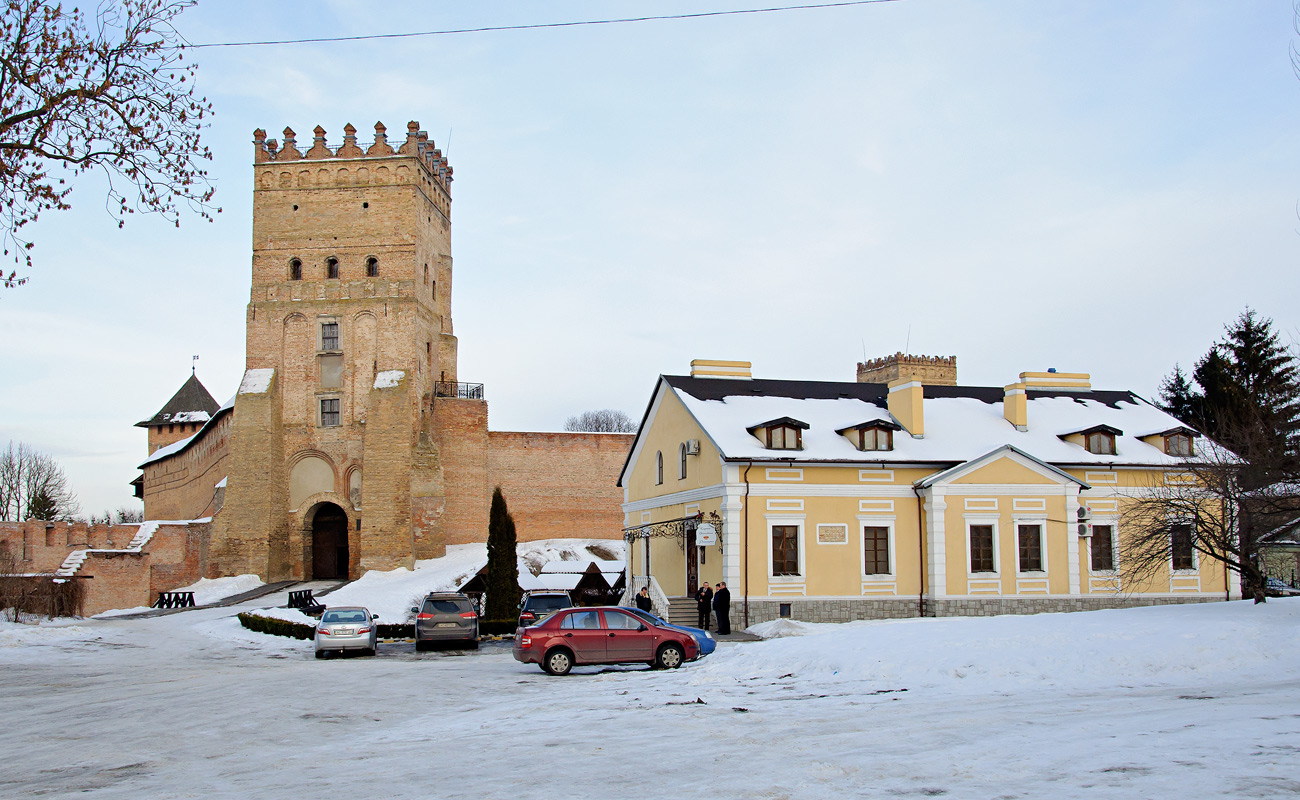 Луцк, Кафедральная улица, 1А; Улица Плитница, 1