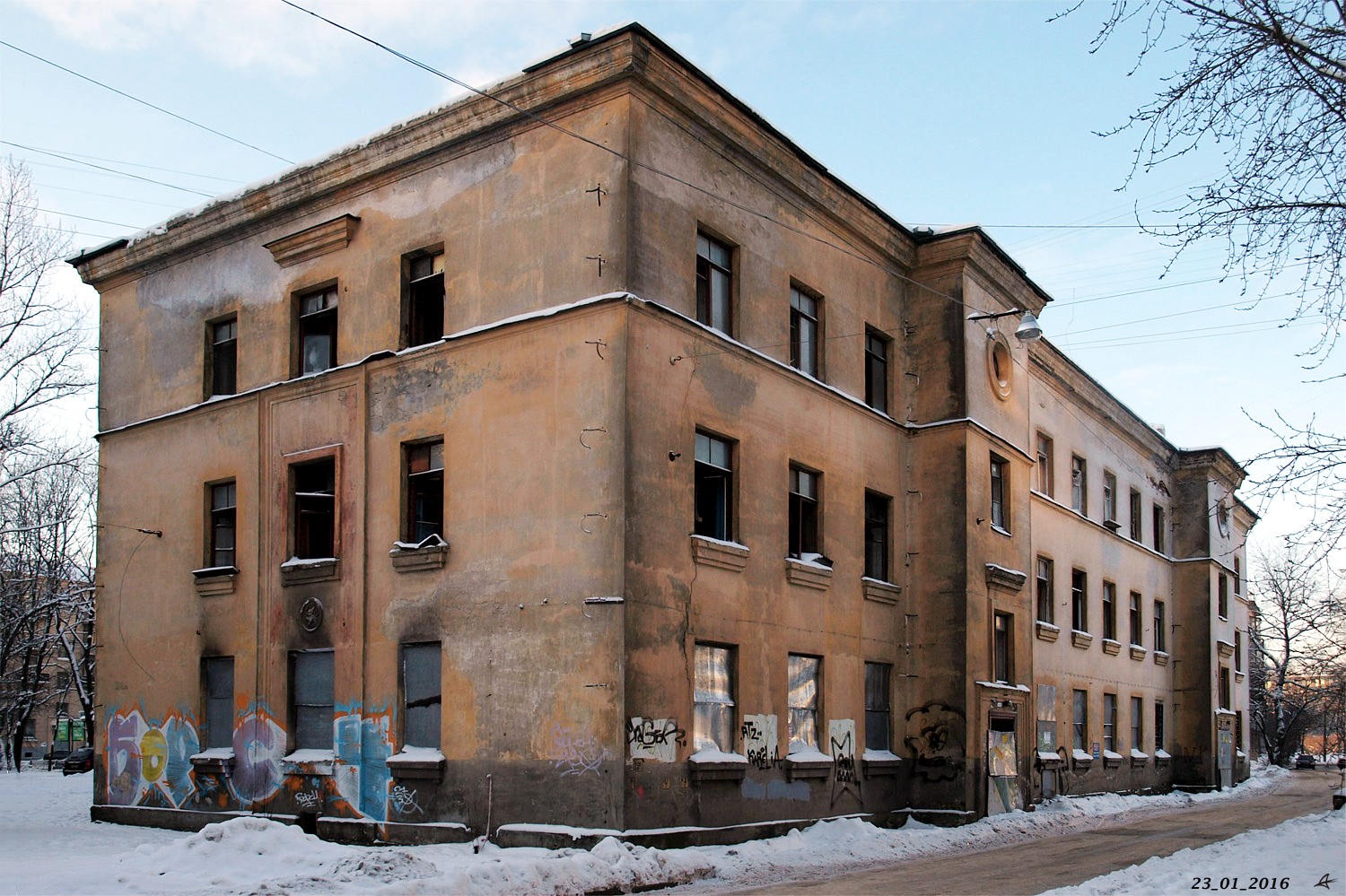 Petersburg, Шоссе Революции, 12 корп. 1