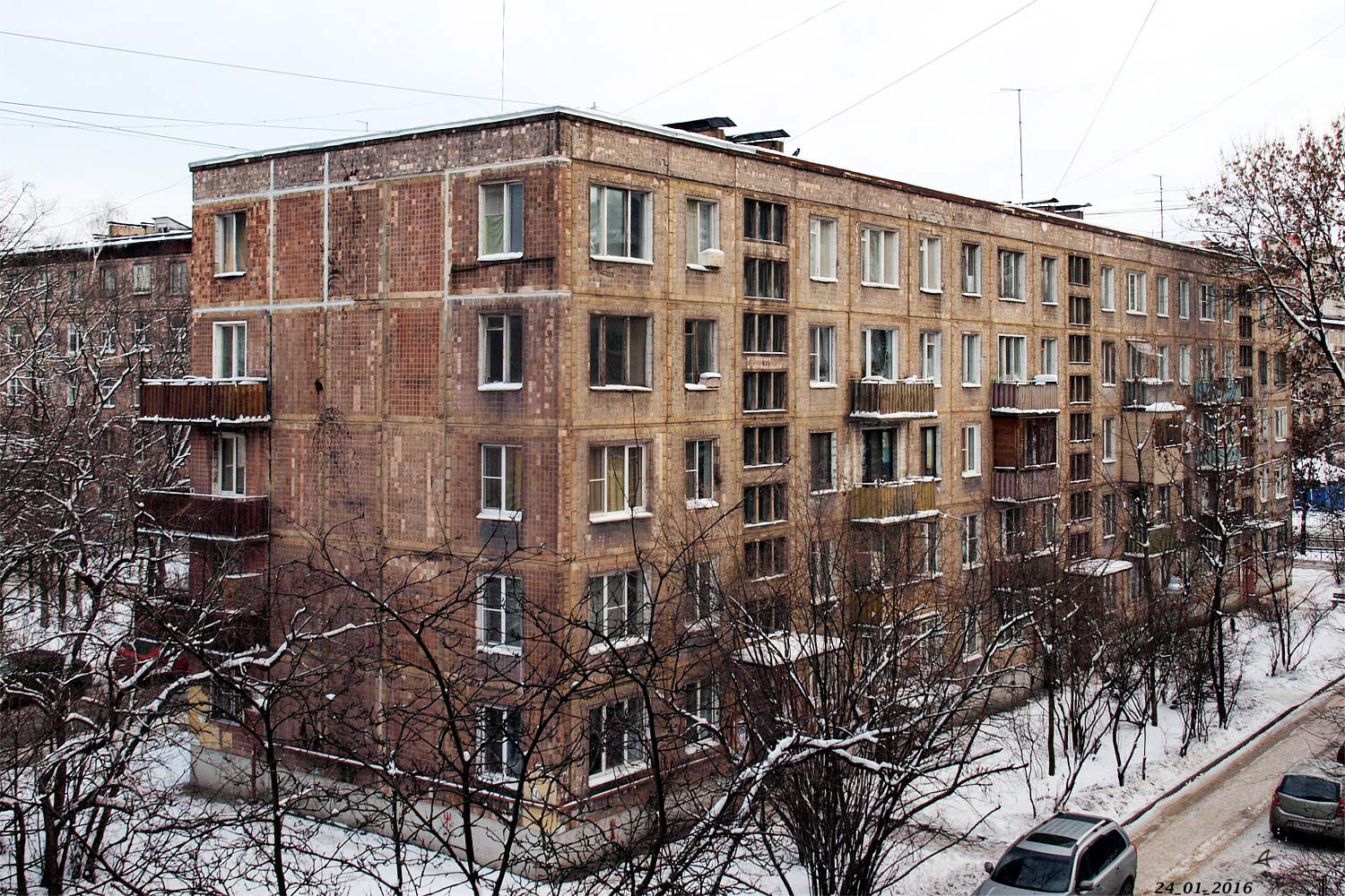 Peterburi, Улица Пинегина, 19
