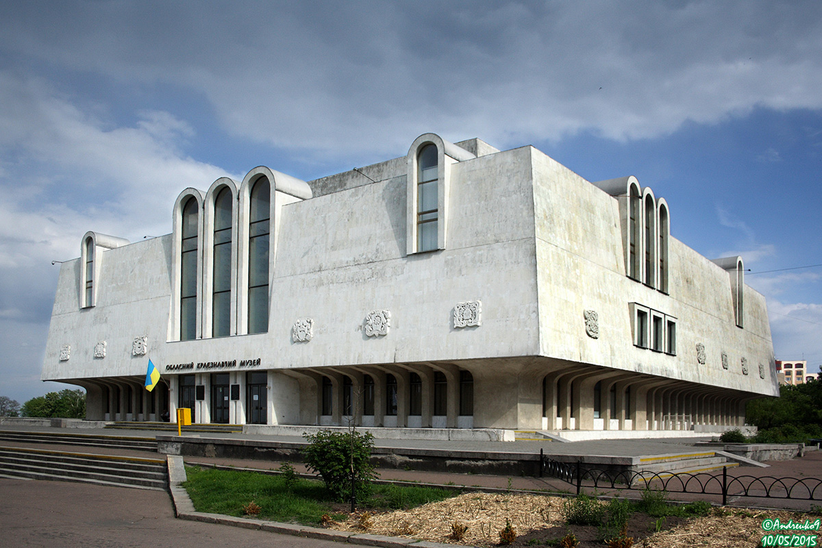 Черкассы, Улица Славы, 1