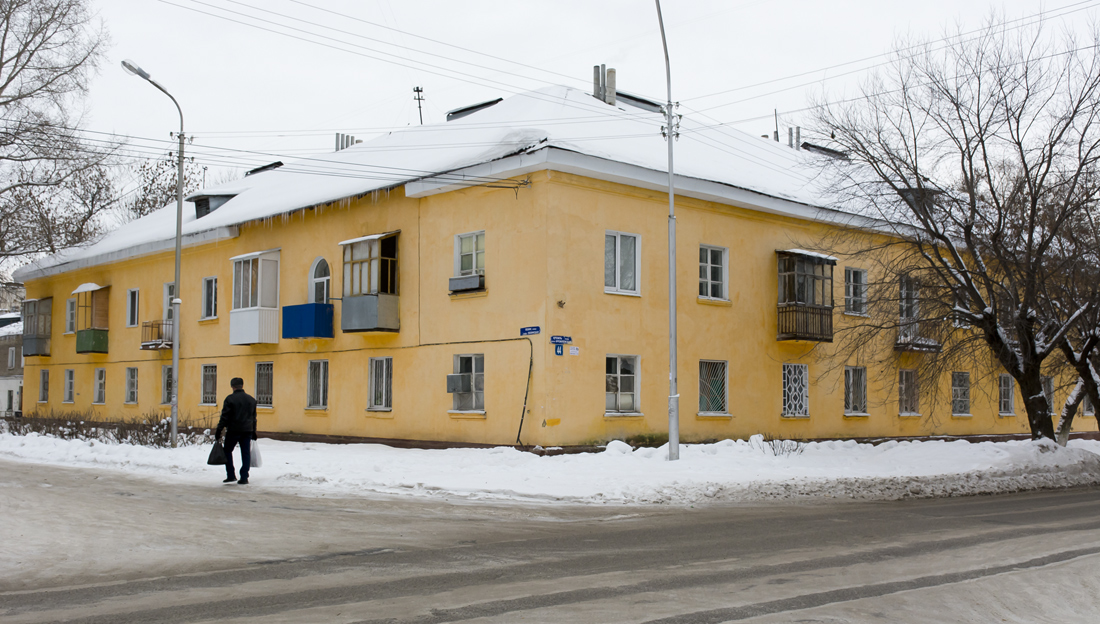 Уфа, Кремлёвская улица, 44 / Пекинская улица, 18