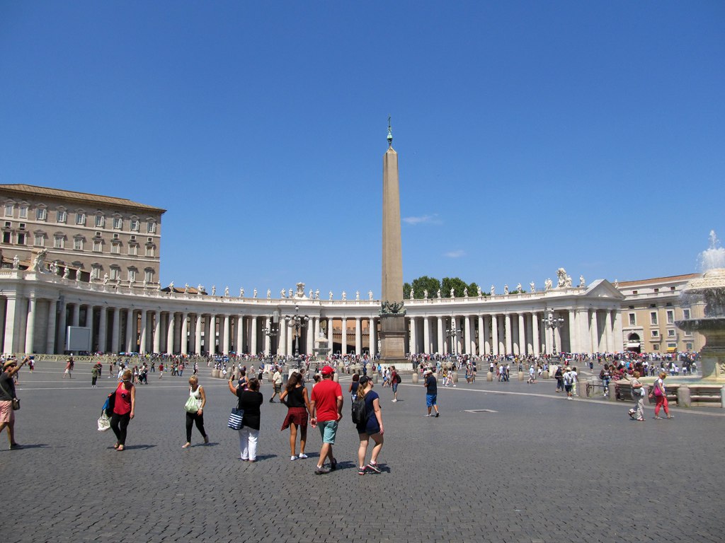 Ватикан, Piazza San Pietro
