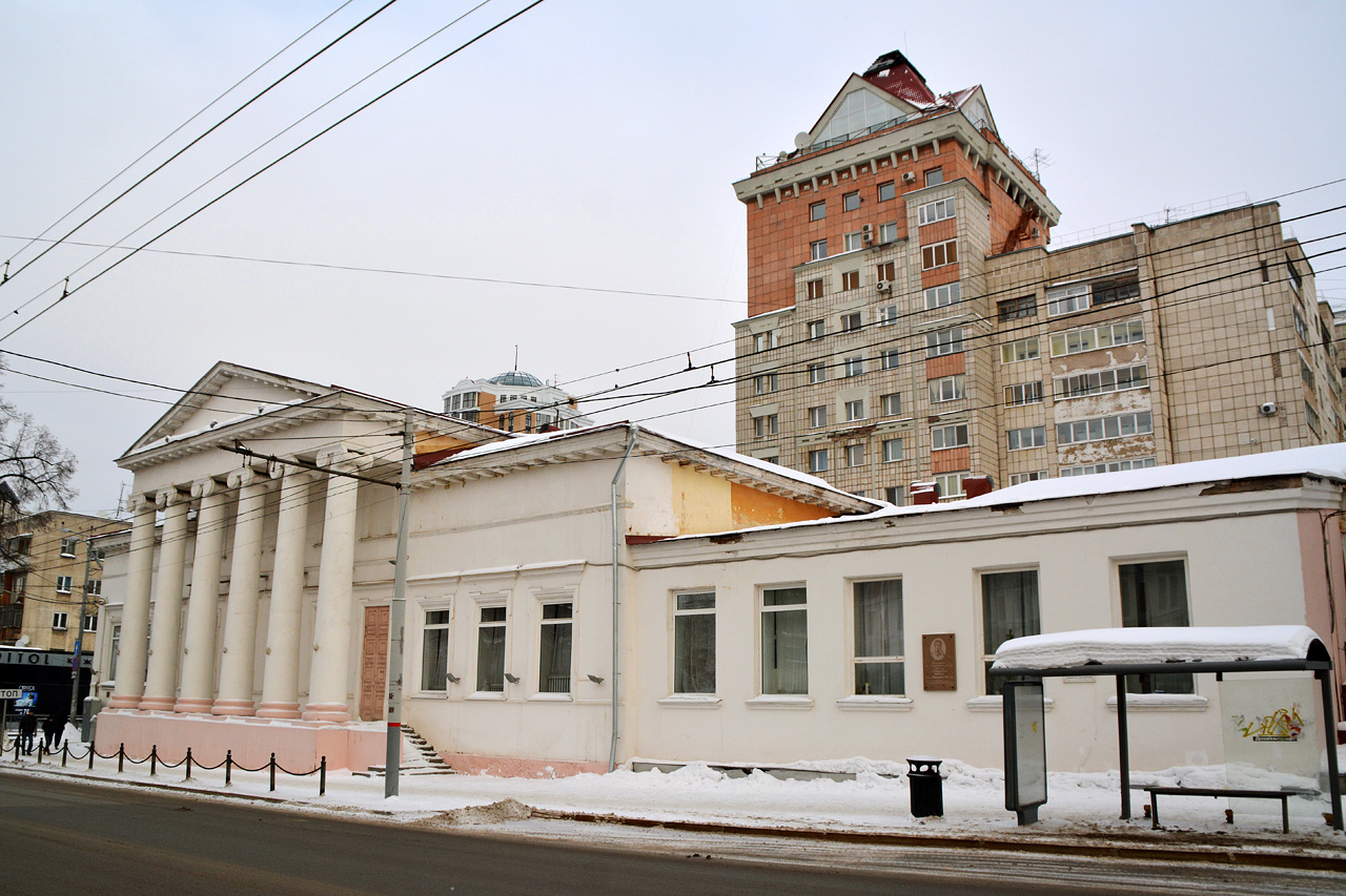 Пермь, Сибирская улица, 20; Улица Пушкина, 13