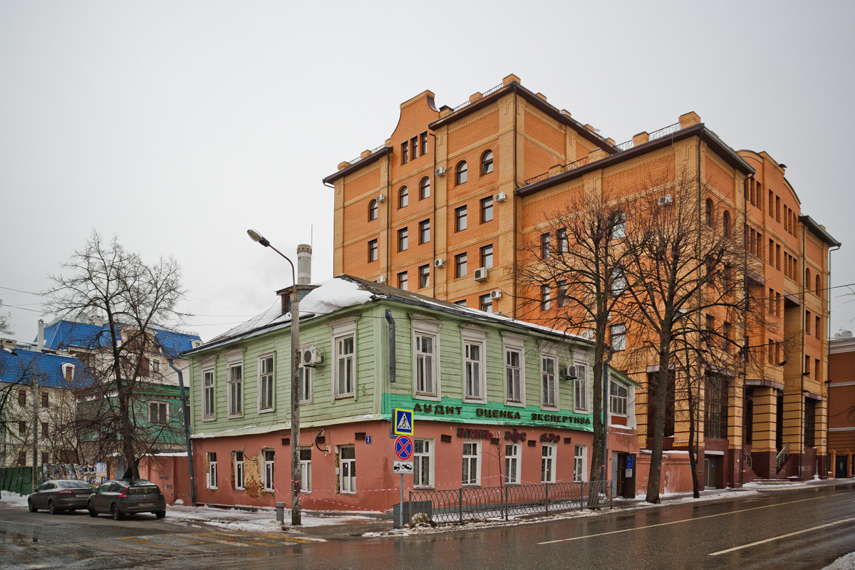 Казань, Большая Красная улица, 37 / Малая Красная улица, 2; Большая Красная улица, 39