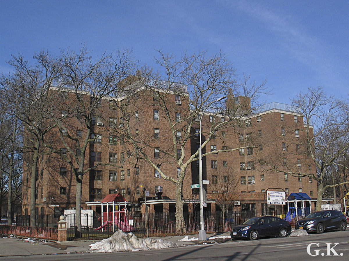 Нью-Йорк, Avenue X, 2949-2957