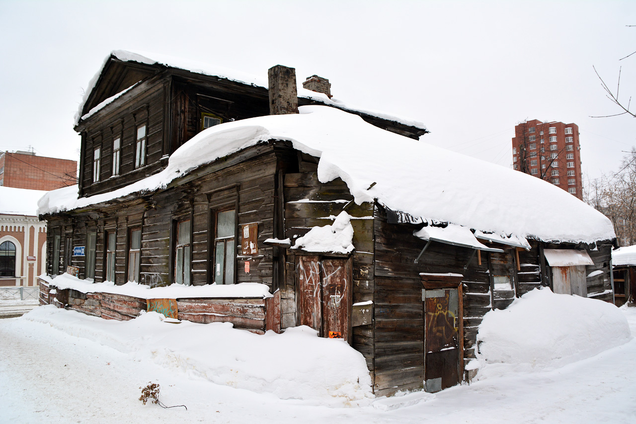 Пермь, Улица Пушкина, 30 / Улица Максима Горького, 43