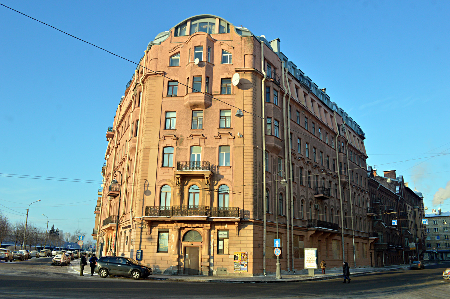 Санкт-Пецярбург, Мытнинская набережная, 7 / Зоологический переулок, 5