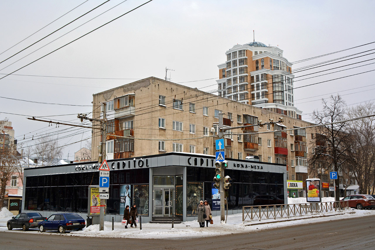 Пермь, Улица Луначарского, 34 / Сибирская улица, 18; Улица Луначарского, 32А