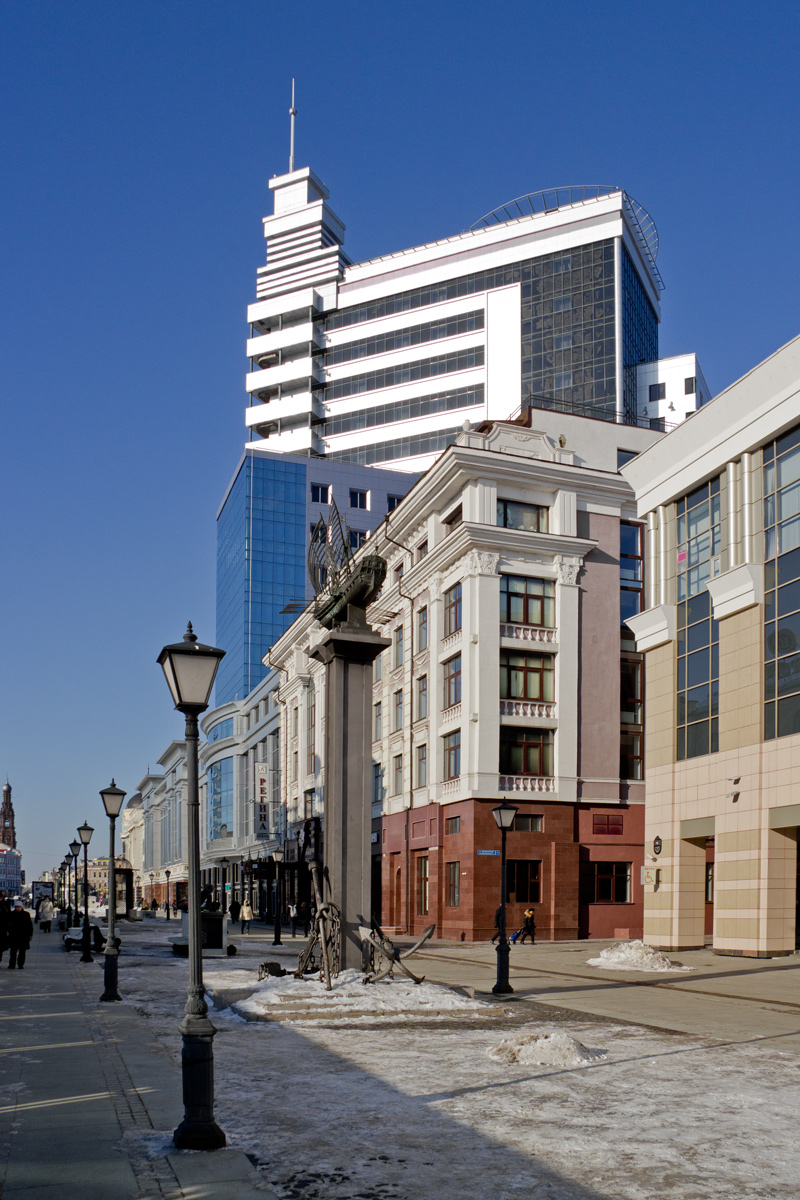 Казань, Петербургская улица, 1; Петербургская улица, 11