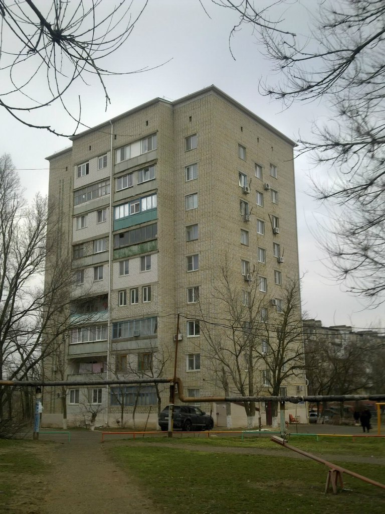 Элиста, 4-й микрорайон, 20