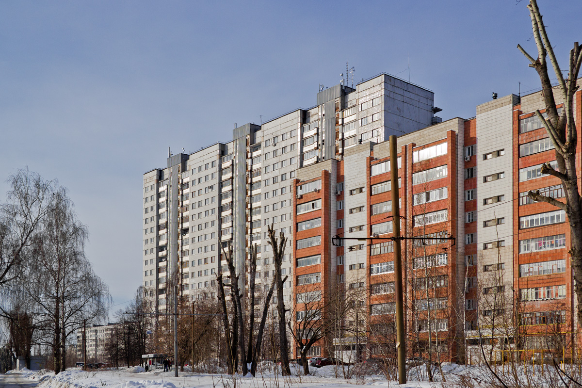Казань, Улица Лукина, 2 / Улица Побежимова, 15