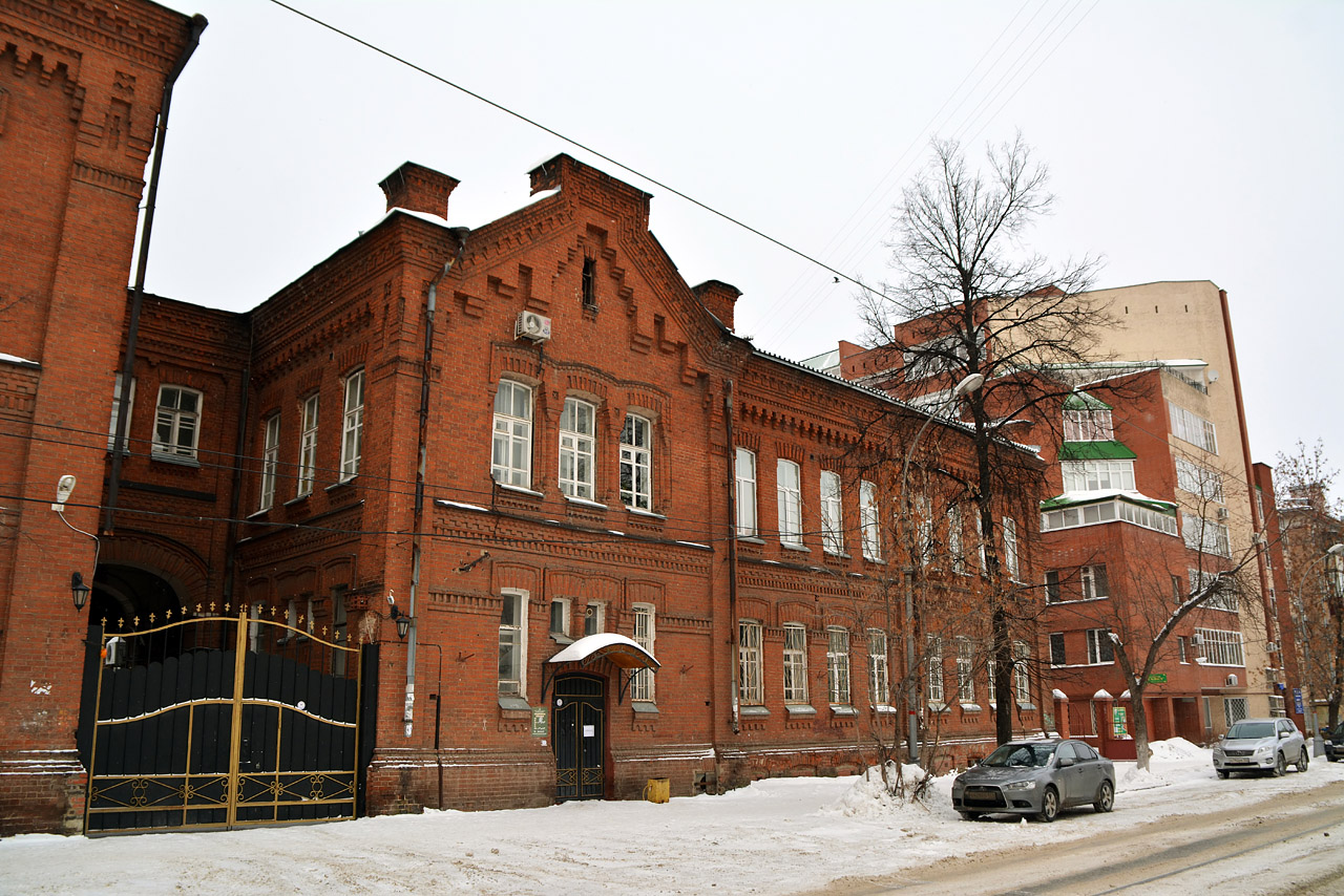 Пермь, петропавловская улица, 23 / Улица 25 Октября, 10; Петропавловская улица, 19