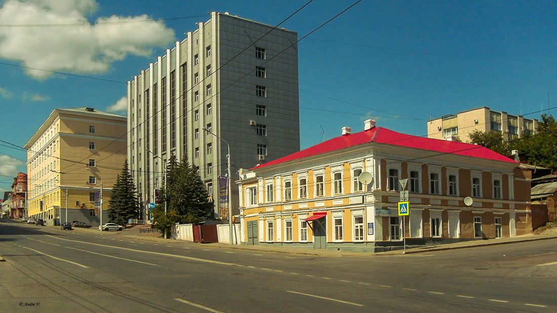 Уфа, Коммунистическая улица, 59; Улица Ленина, 28 / Коммунистическая улица, 57