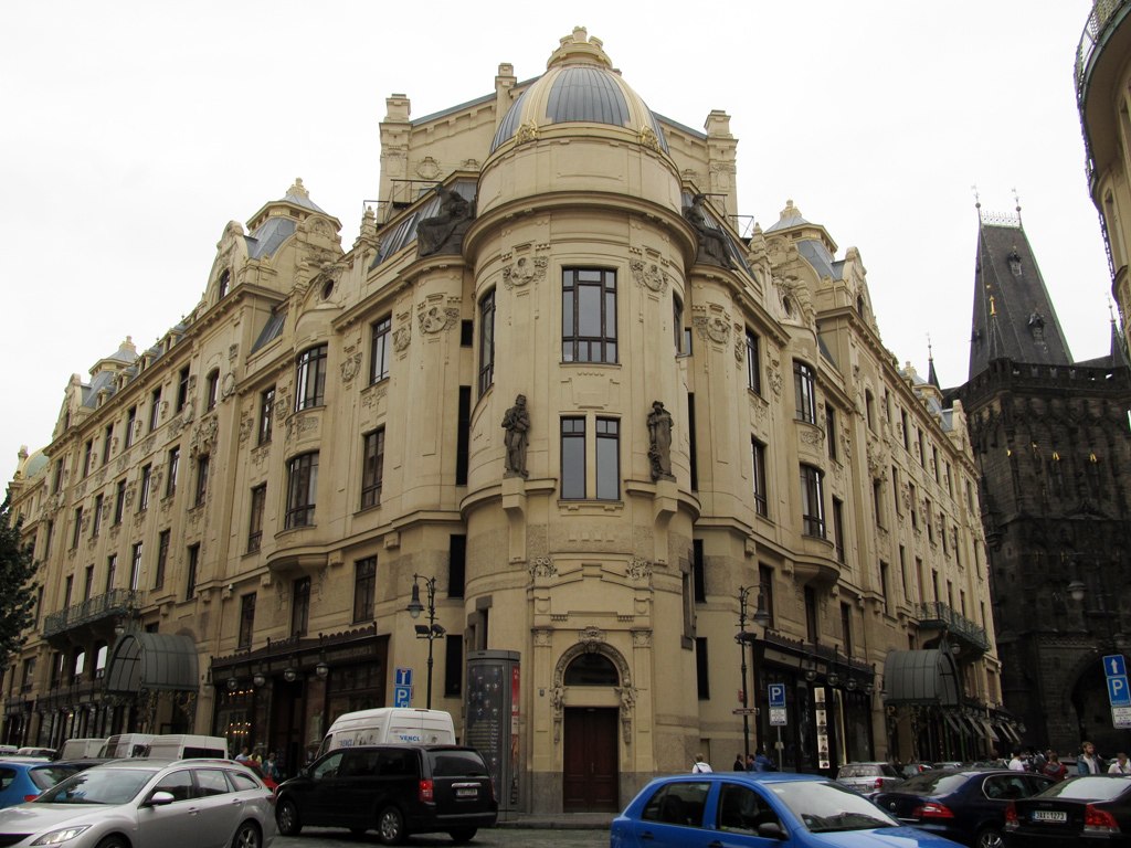 Прага, U Obecního domu, 2 / Náměstí Republiky, 5 / U Prašné brány, 2