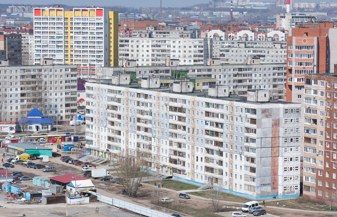 Уфа, Улица Юрия Гагарина, 35 / Улица Максима Рыльского, 15; Улица Юрия Гагарина, 35/1; Улица Юрия Гагарина, 37; Улица Юрия Гагарина, 37/2; Улица Юрия Гагарина, 39/1; Улица Максима Рыльского, 11/1; Улица Максима Рыльского, 17/1; Улица Максима Рыльского, 19