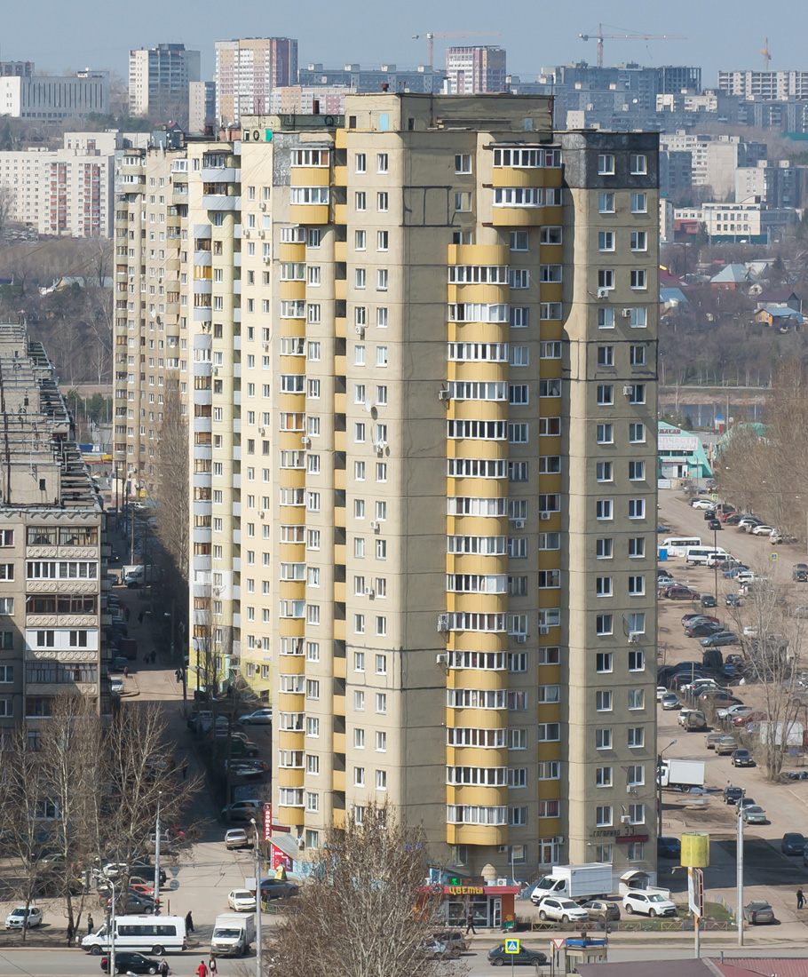 Ufa, Улица Юрия Гагарина, 33 / Улица Максима Рыльского, 16