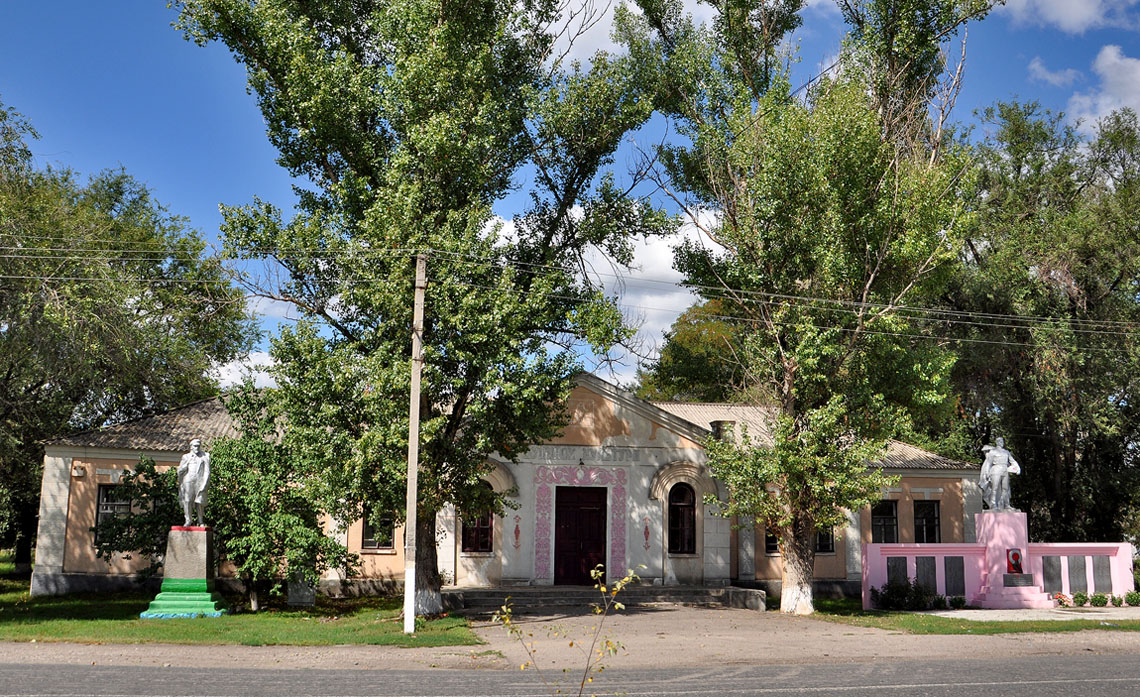 Новомосковский район, прочие н.п., с. Бузовка, автодорога Т-04-12