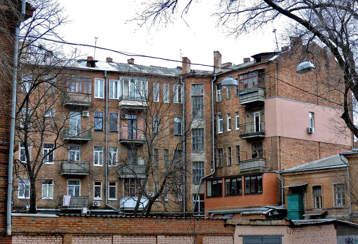 Харьков, Улица Гиршмана, 13 / Улица Алчевских, 1