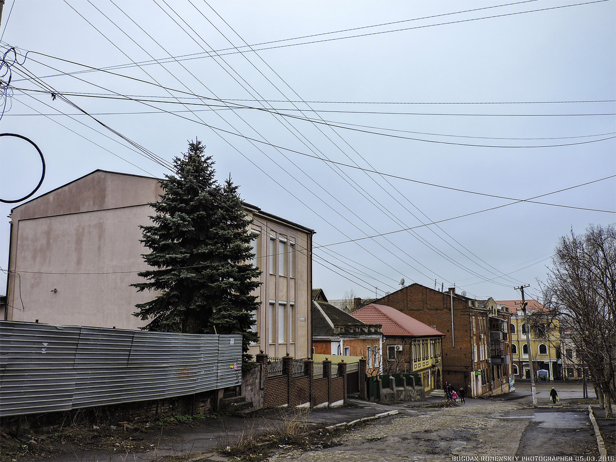 Кривой Рог, Каунасская улица, 8; Каунасская улица, 4