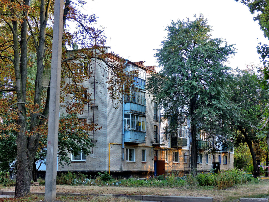 Харьковский район, прочие н.п., пос. Коммунист, улица Докучаева, 6