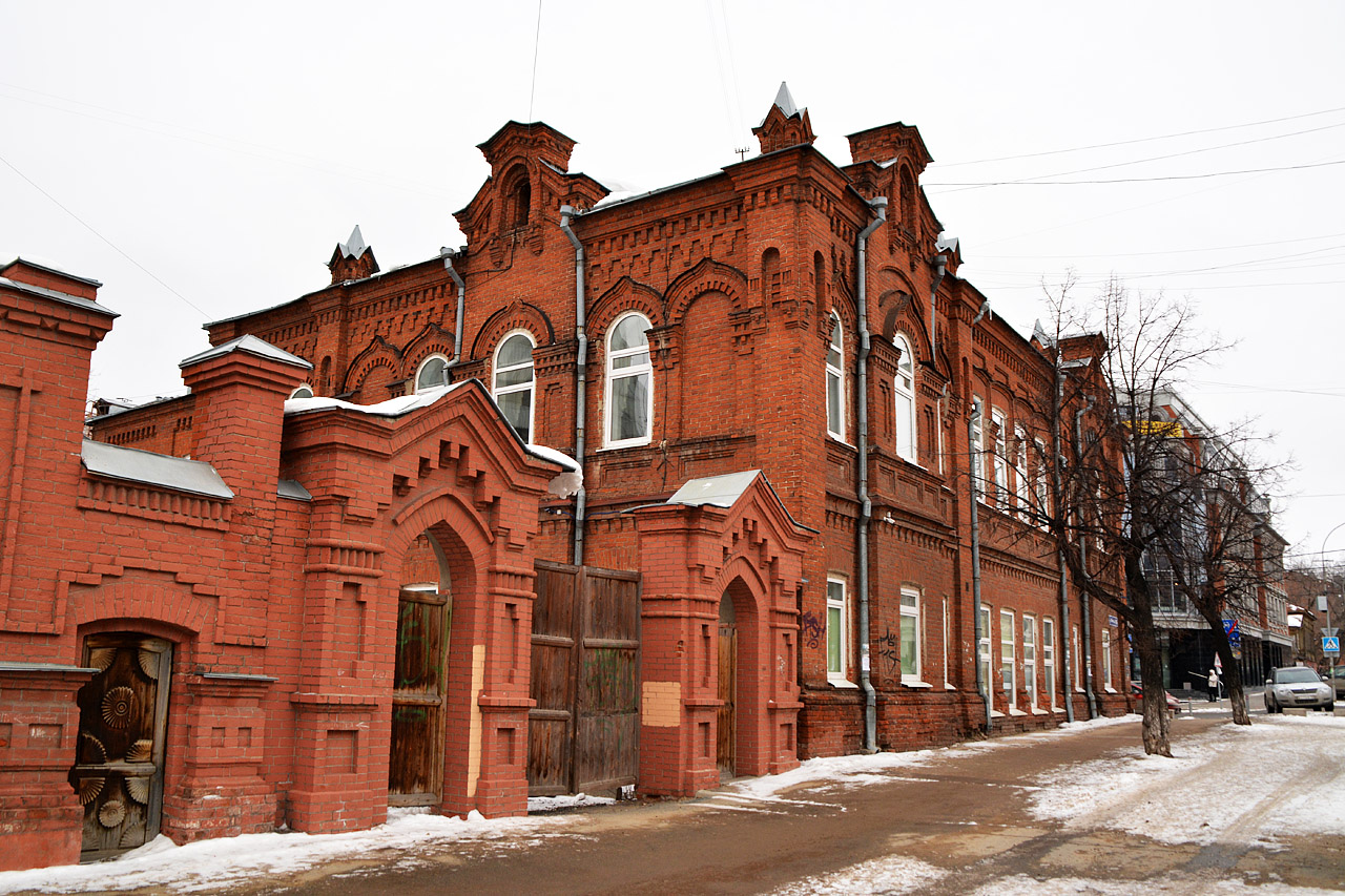 Perm, Пермская улица, 55 / Улица Газеты "Звезда", 19