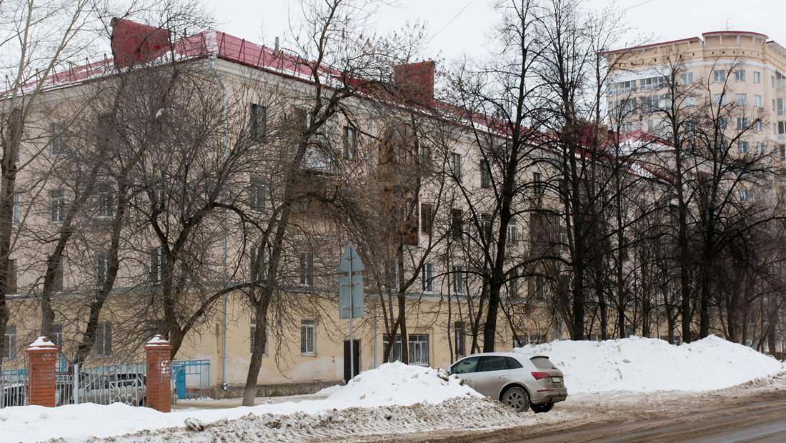 Уфа, Кольцевая улица, 49 / Улица Льва Толстого, 9