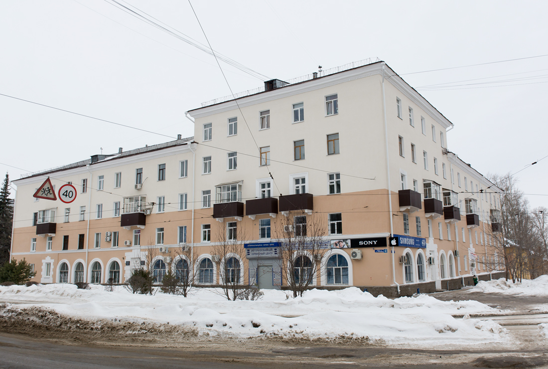 Уфа, Кольцевая улица, 43 / Улица Мира, 43
