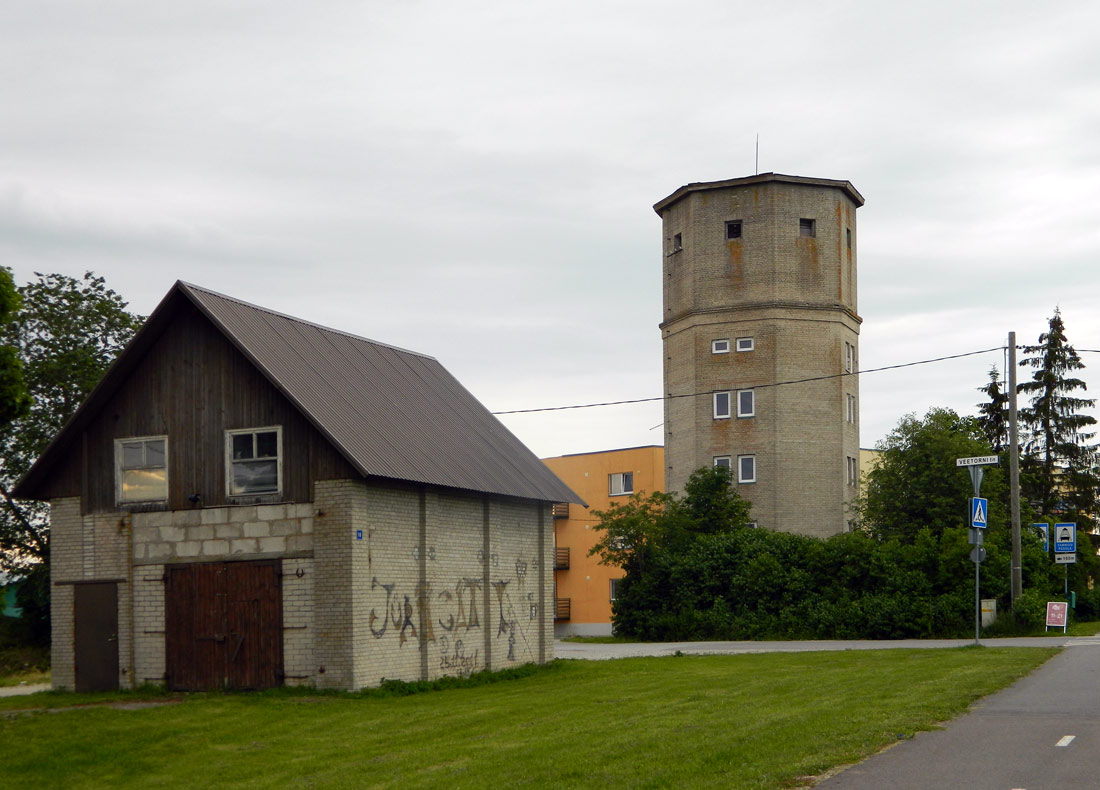 Юри, Veetorni, 2; Aruküla tee, 18