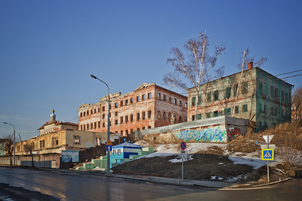 Казань, Профсоюзная улица, 9; Улица Рахматуллина, 6 / Улица Кави Наджми, 9; Профсоюзная улица, 11