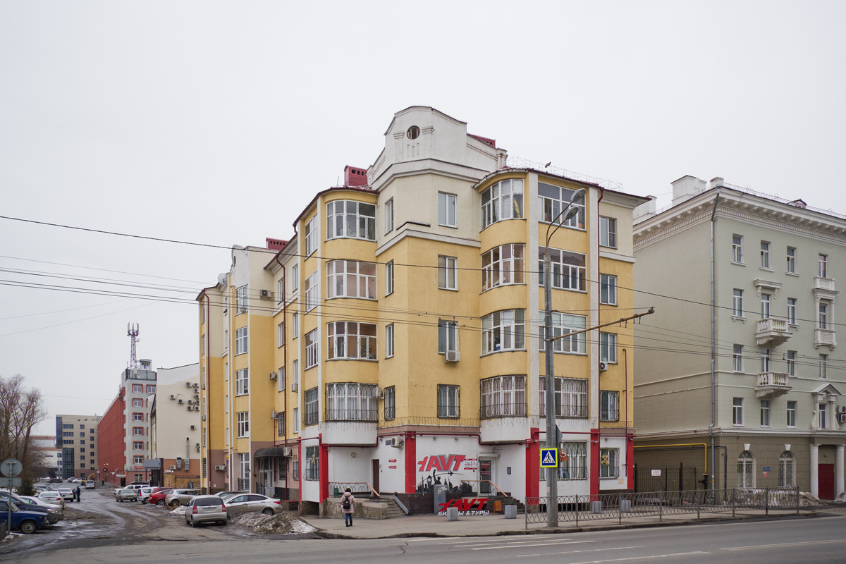 Казань, Улица Хади Такташа, 2