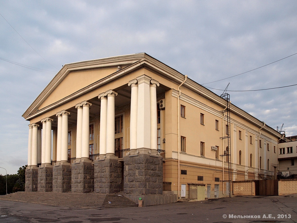 Волгоград, Улица Маршала Чуйкова, 4