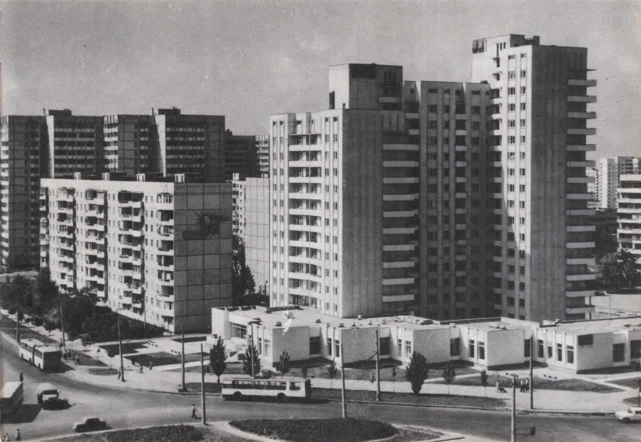 Одесса, Проспект Академіка Глушка, 13; Вулиця Академіка Корольова, 74а; Вулиця Академіка Корольова, 74б