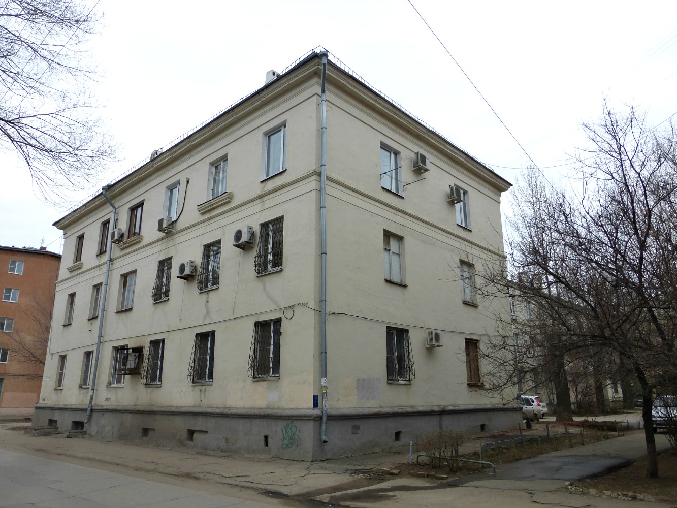 Волзький, Улица Рихарда Зорге, 12 / Волгодонская улица, 2