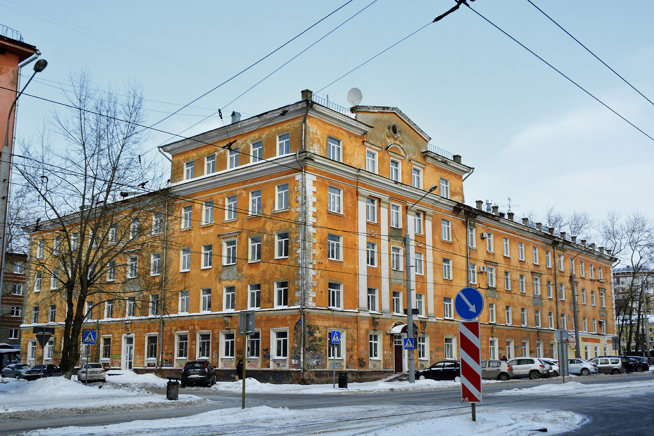 Perm, Улица Белинского, 57 / Пионерская улица, 14