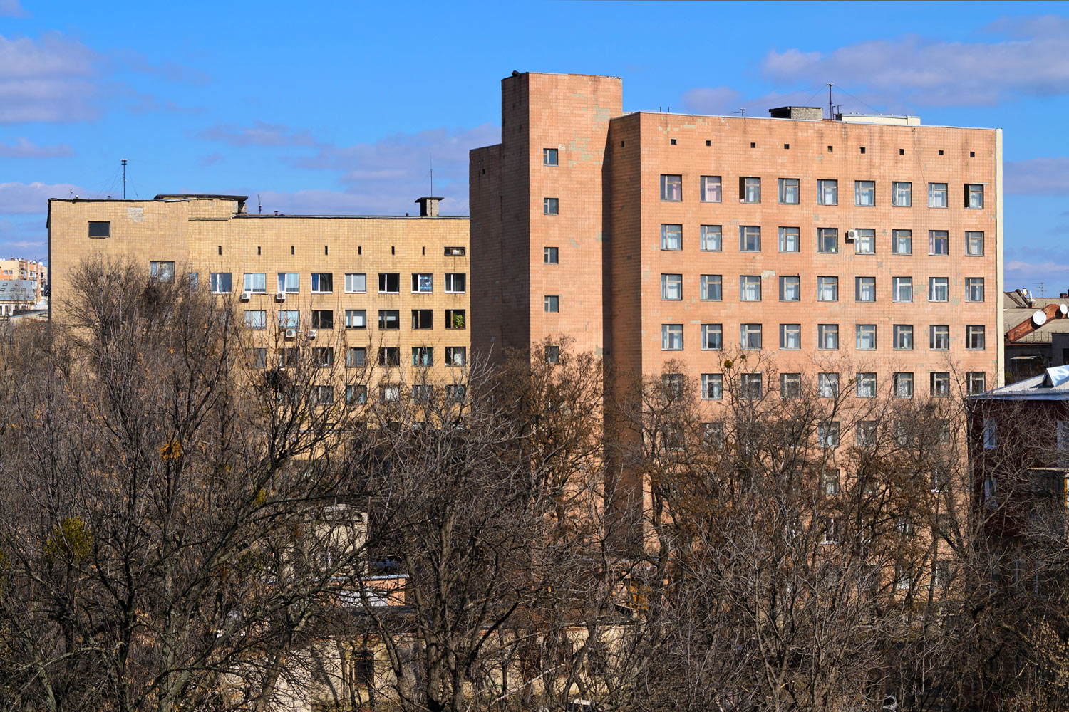 Харьков, Улица Дарвина, 10; Куликовский спуск, 6