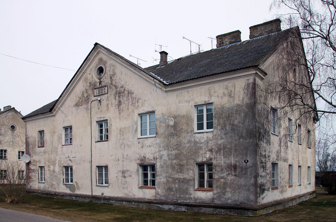 Кыргессааре, Sadama tee, 8