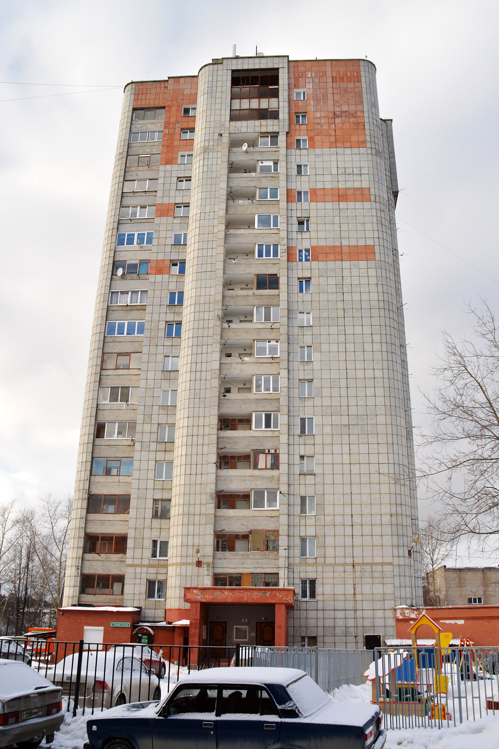 Пермь, Нижнекурьинская улица, 4