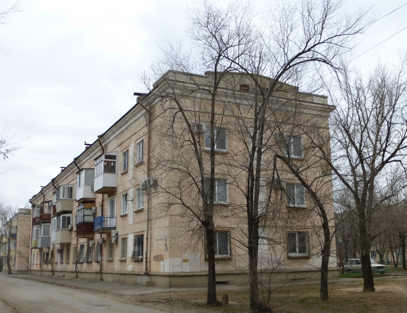Волжский, Коммунистическая улица, 24
