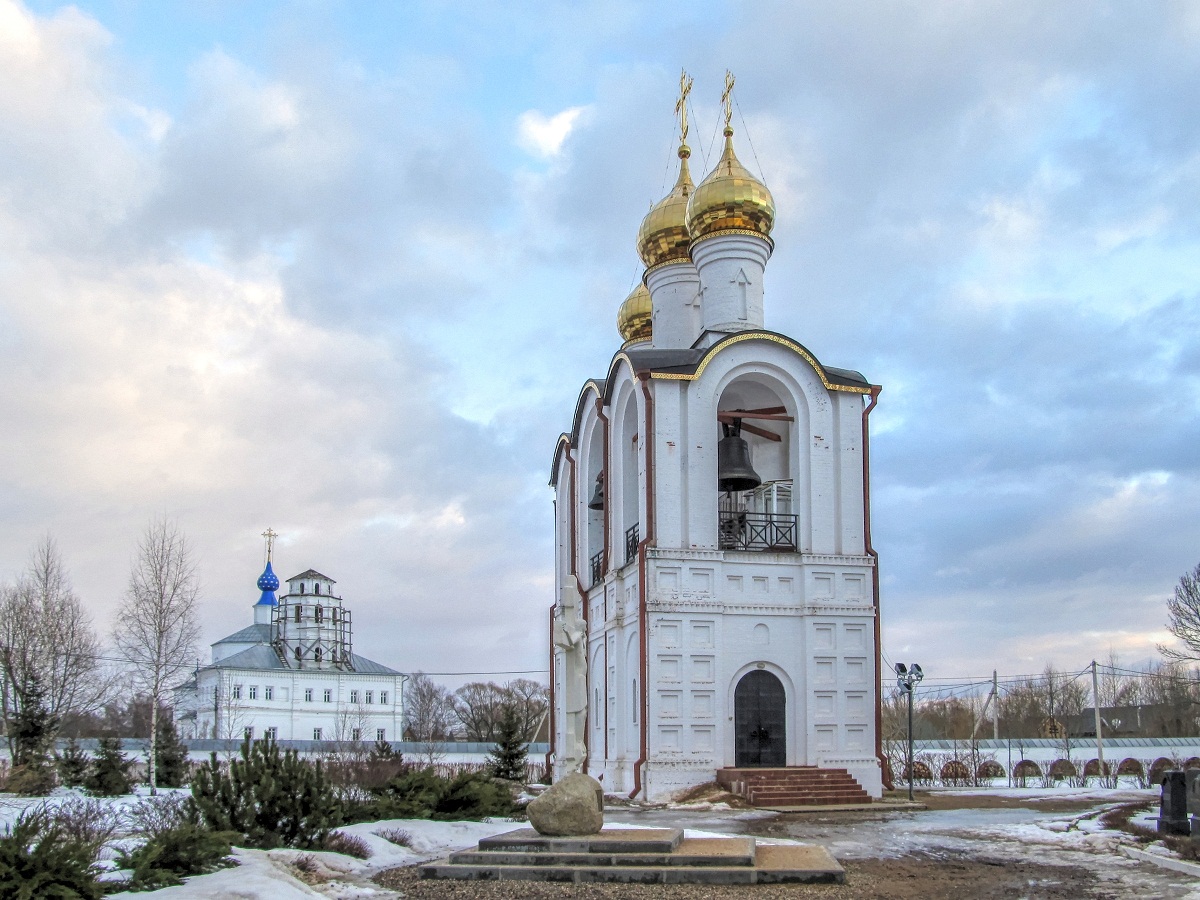Переславль-Залесский, Улица Гагарина, 43 (Звонница); Улица Гагарина, 27