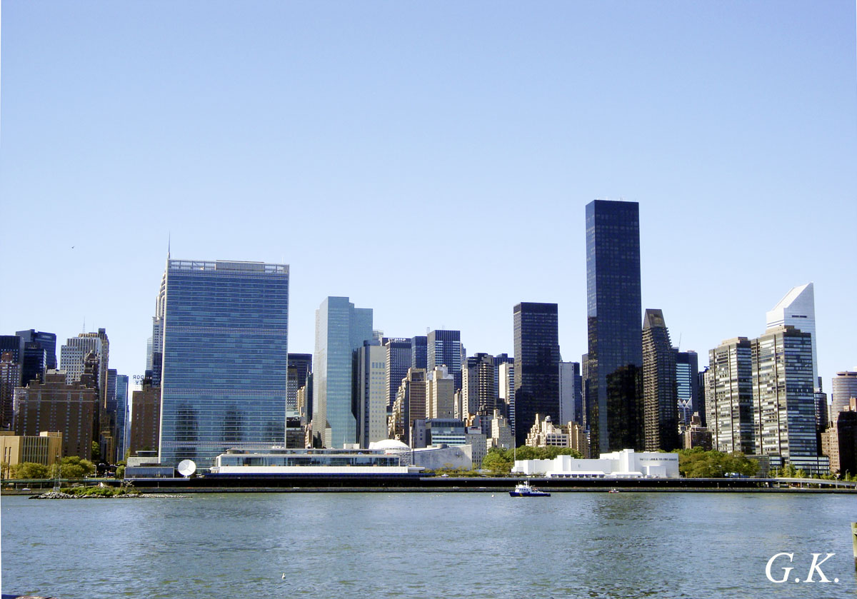 Нью-Йорк, East 42nd Street, 423; United Nations Plaza, 860. Нью-Йорк — Панорамы