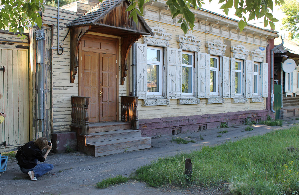 Омск, Улица Красных Зорь, 41. Резные орнаменты (кроме наличников)