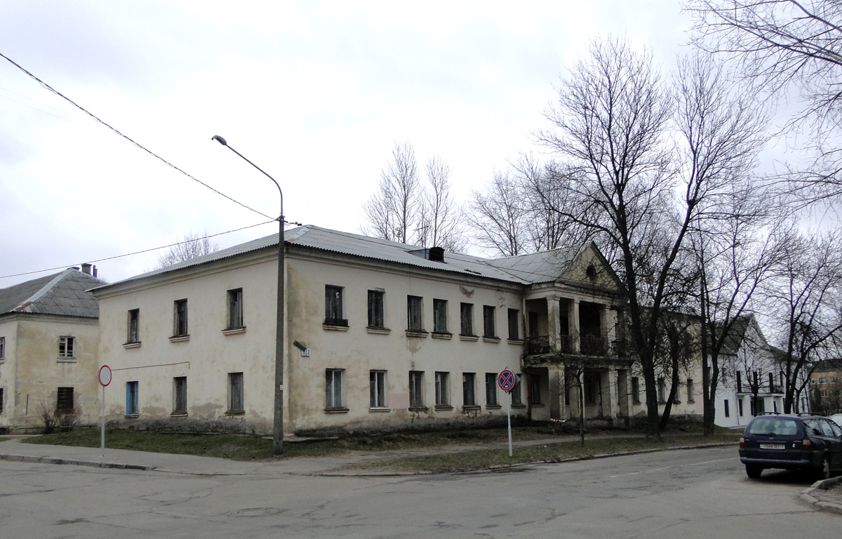 Минск, Улица Станиславского, 13 / Стрелковая улица, 11