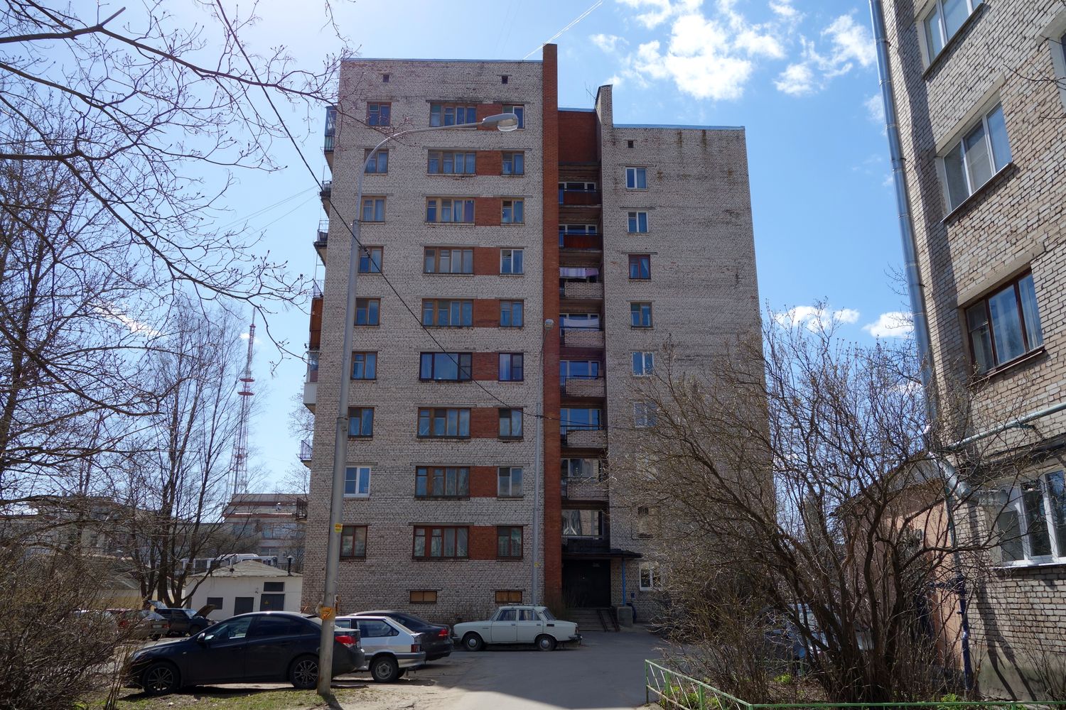 Великий Новгород, Набережная Александра Невского, 25