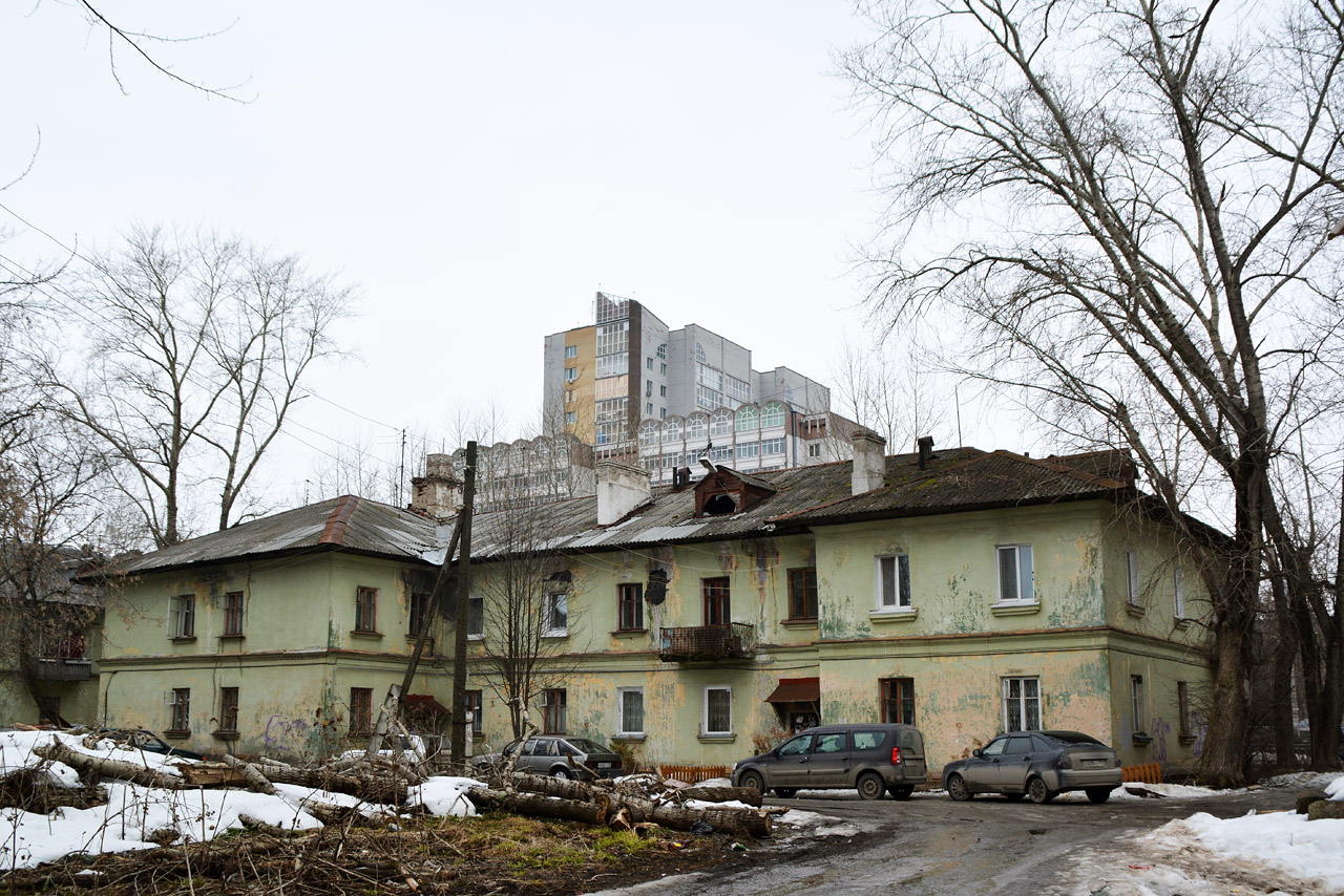 Пермь, Улица Карпинского, 52