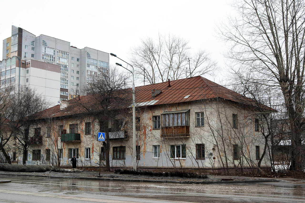 Perm, Улица Карпинского, 49