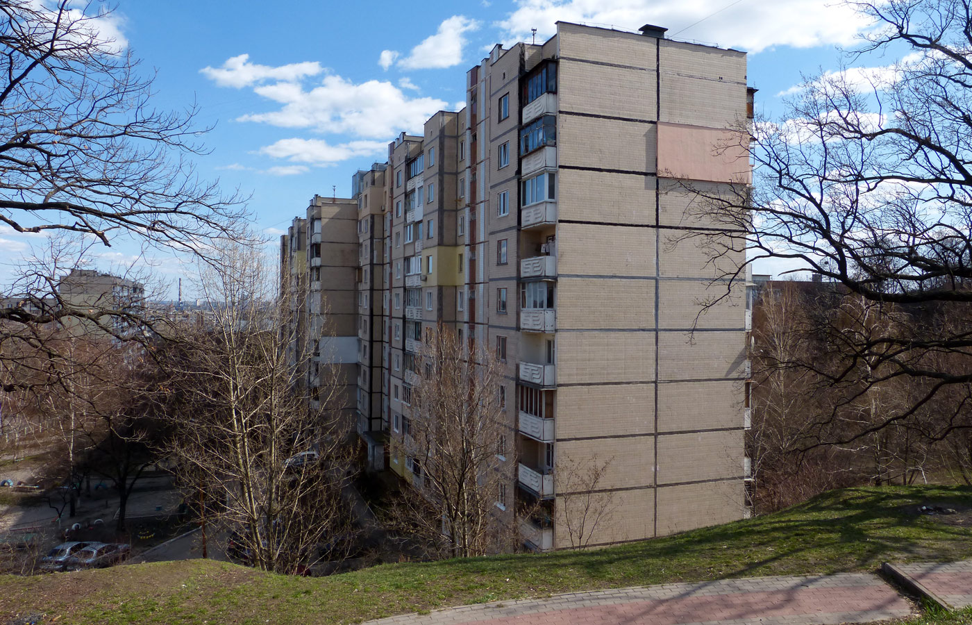 Киев, Мостицкая улица, 26